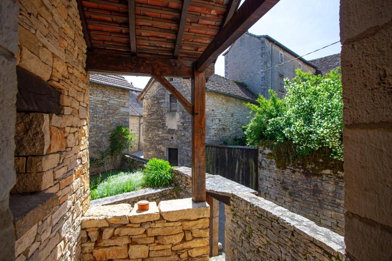 Maison En Pierres Au Coeur Du Village Medieval De Villeneuve Zewnętrze zdjęcie
