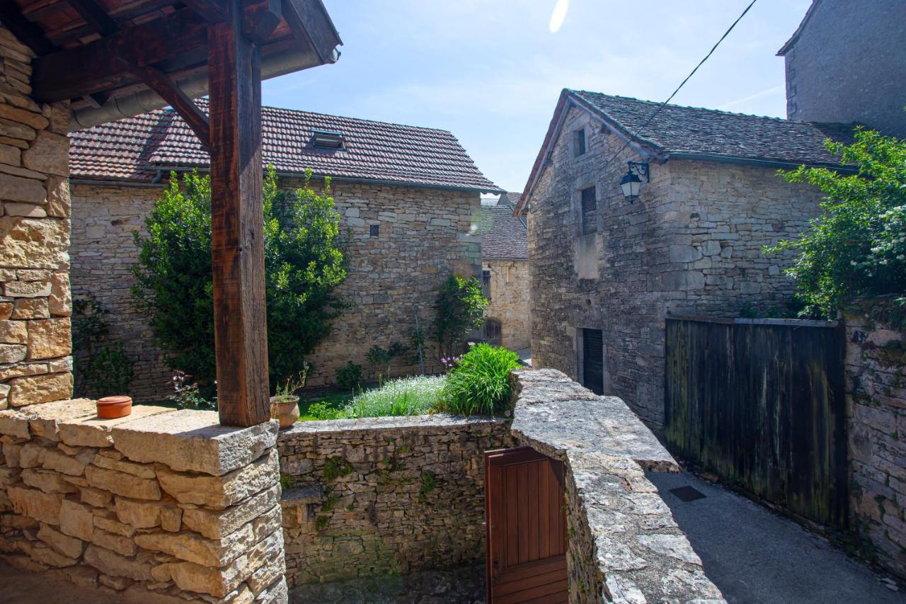 Maison En Pierres Au Coeur Du Village Medieval De Villeneuve Zewnętrze zdjęcie