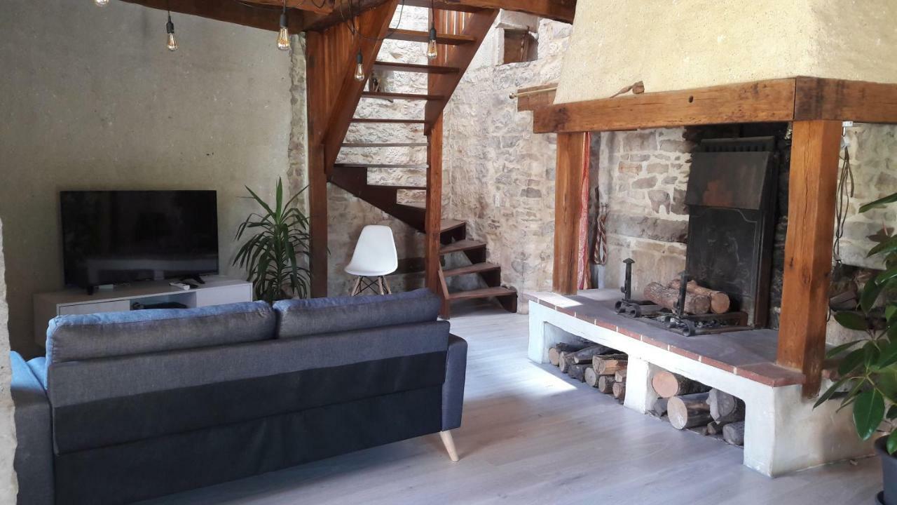 Maison En Pierres Au Coeur Du Village Medieval De Villeneuve Zewnętrze zdjęcie